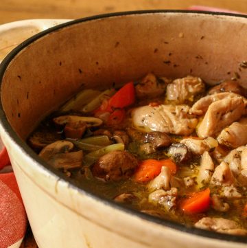 Ragoût de poulet facile dans un grand faitout